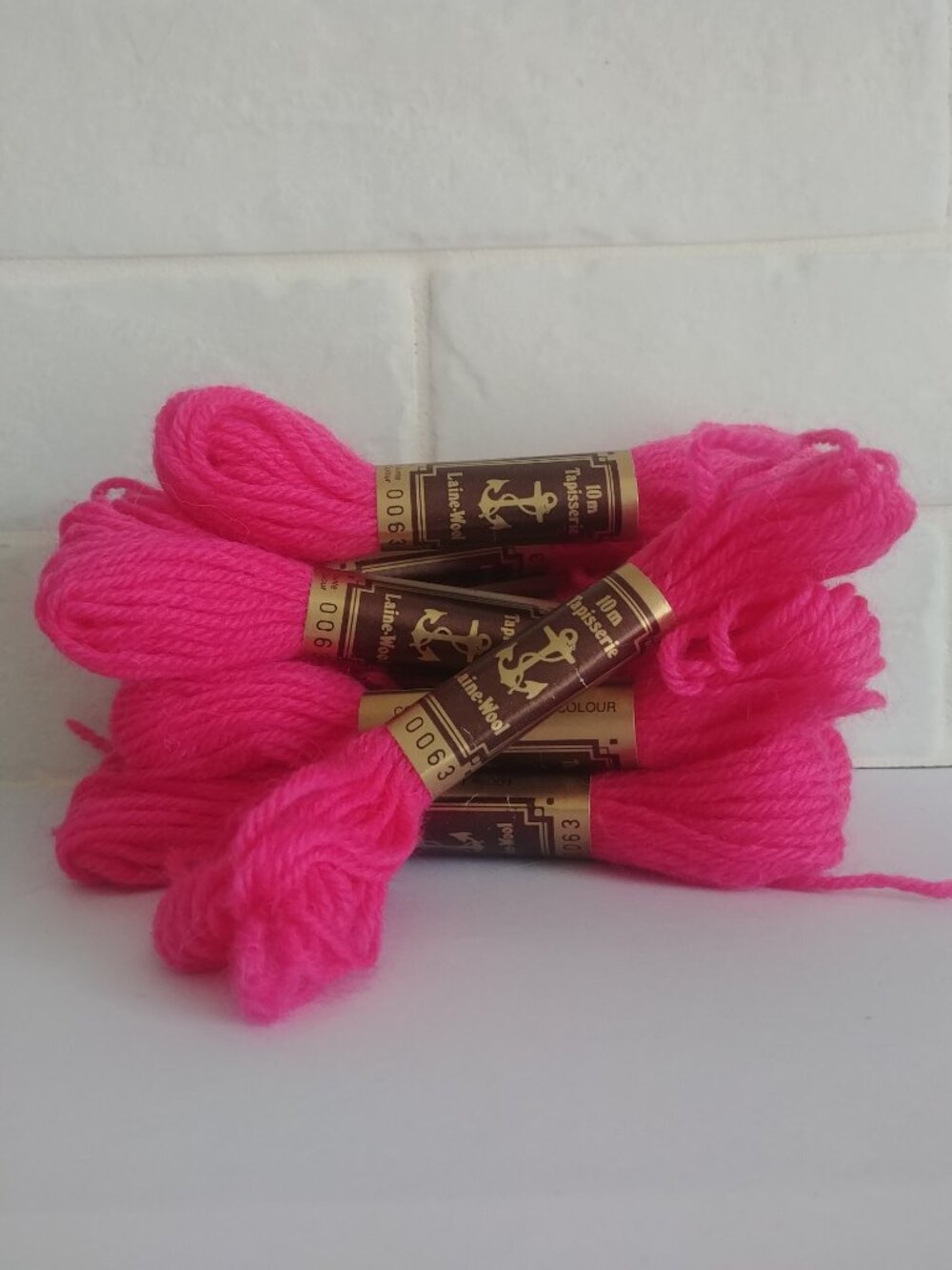 Vintage 100% wool tapestry yarn set of 10 ten skeins bright hot pink 0063